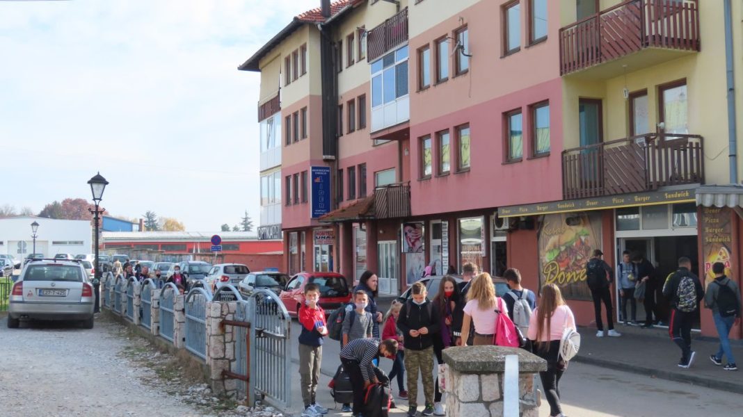 Poznati datumi upisa u srednje škole u Tuzlanskom kantonu Poznati datumi upisa u srednje škole u Tuzlanskom kantonu