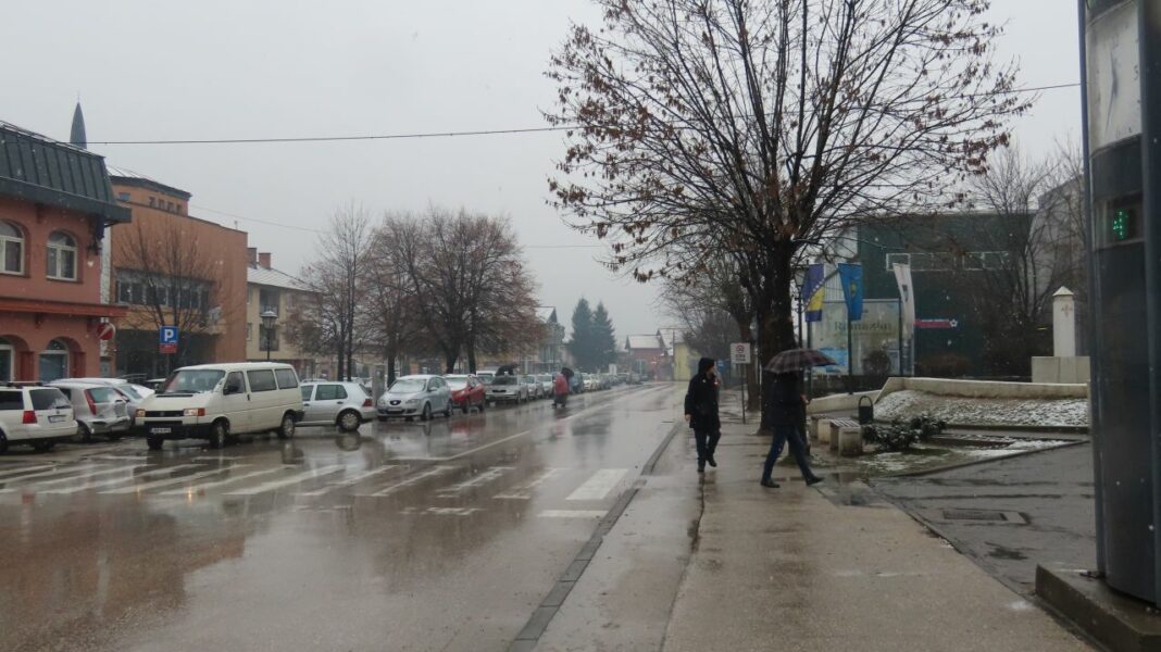 Danas oblačno sa susnježnicom i snijegom, u nizinama slaba kiša Danas oblačno sa susnježnicom i snijegom, u nizinama slaba kiša