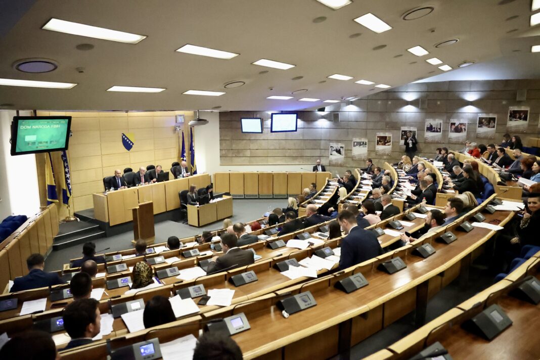 Danas odluka da li će penzioneri u FBiH imati pravo na penziju ako povremeno rade Danas odluka da li će penzioneri u FBiH imati pravo na penziju ako povremeno rade