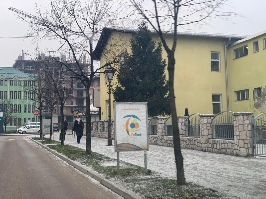Danas pretežno oblačno, u Bosni povremeno sa slabim snijegom ili susnježicom Danas pretežno oblačno, u Bosni povremeno sa slabim snijegom ili susnježicom