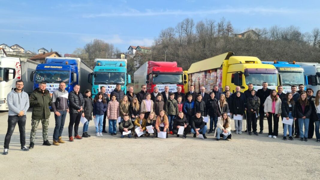 Premijer Halilagić i ministar Omerović ispratili humanitarni konvoj za Tursku Premijer Halilagić i ministar Omerović ispratili humanitarni konvoj za Tursku