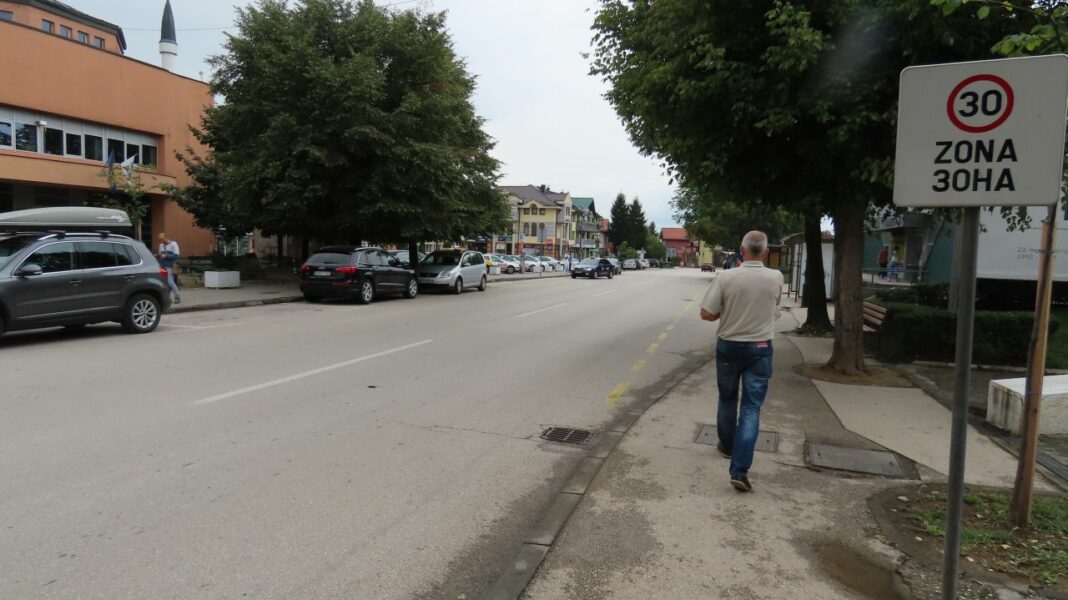 Danas se očekuje sunčano vrijeme uz malu do umjerenu oblačnost, tokom poslijepodneva jače naoblačenje sa zapada Danas se očekuje sunčano vrijeme uz malu do umjerenu oblačnost, tokom poslijepodneva jače naoblačenje sa zapada