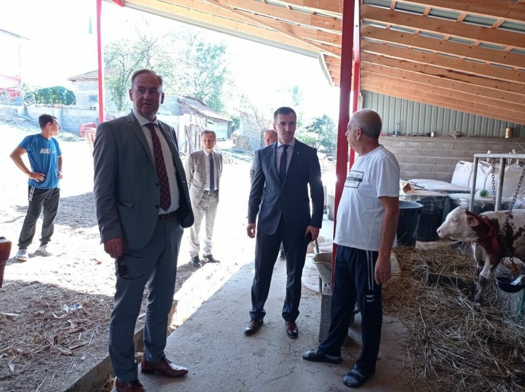 Saradnja sa Opštinom Ugljevik za boljitak povratnika Saradnja sa Opštinom Ugljevik za boljitak povratnika