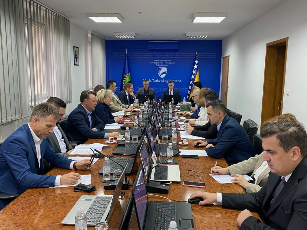 Saradnja sa lokalnim zajednicama za održivi povratak Saradnja sa lokalnim zajednicama za održivi povratak