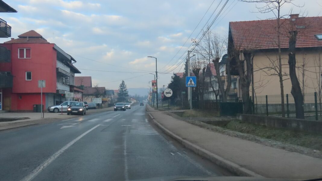 BIHAMK: Zbog kiše i jakog vjetra vozite oprezno BIHAMK: Zbog kiše i jakog vjetra vozite oprezno
