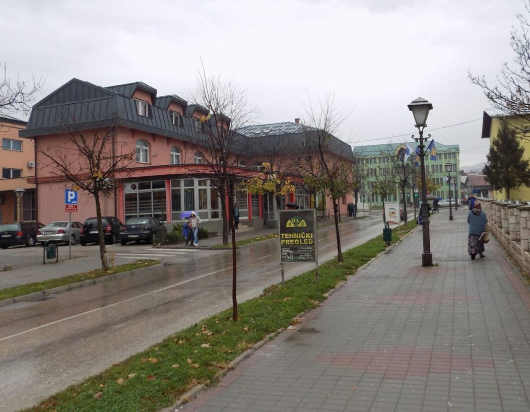 Danas oblačno vrijeme sa kišom Danas oblačno vrijeme sa kišom