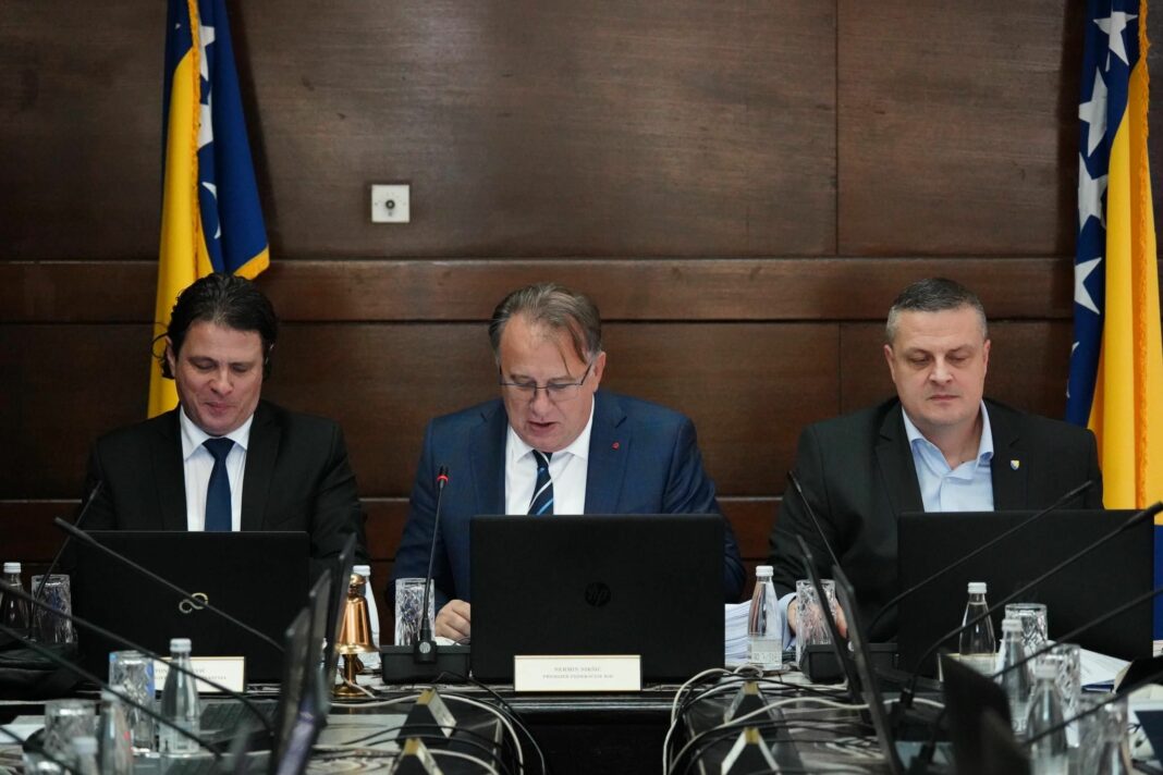 Vlada FBiH dodijelila 39 miliona KM općinama i gradovima za podršku budžetima i (su)finansiranje 135 projekata Vlada FBiH dodijelila 39 miliona KM općinama i gradovima za podršku budžetima i (su)finansiranje 135 projekata