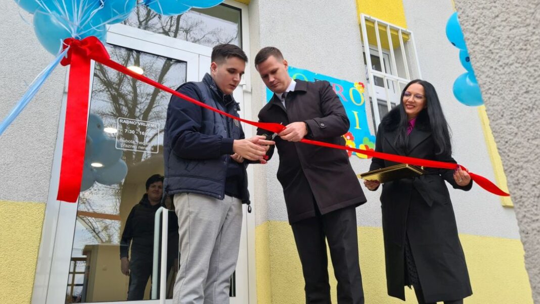Svečano otvorena JU Centar za autizam „Meho Sadiković“ u Tuzli Svečano otvorena JU Centar za autizam „Meho Sadiković“ u Tuzli