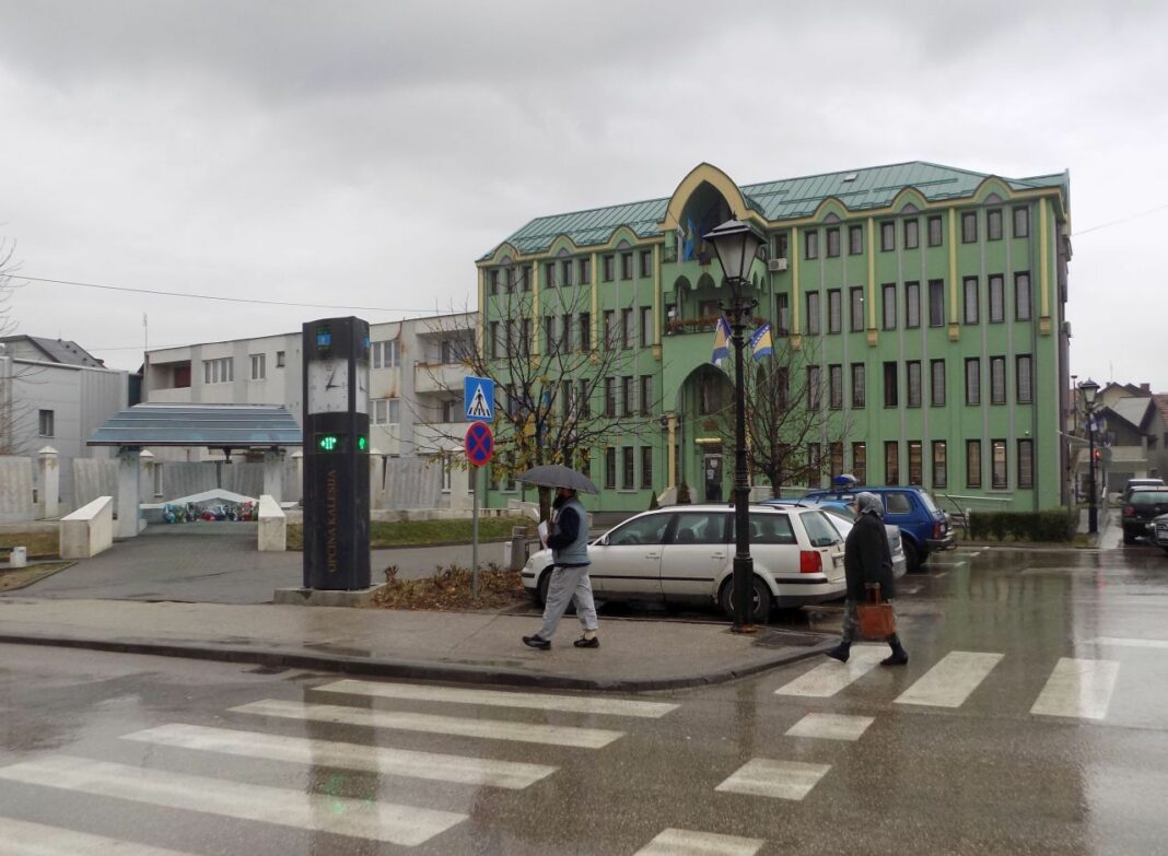Danas oblačno vrijeme sa kišom Danas oblačno vrijeme sa kišom