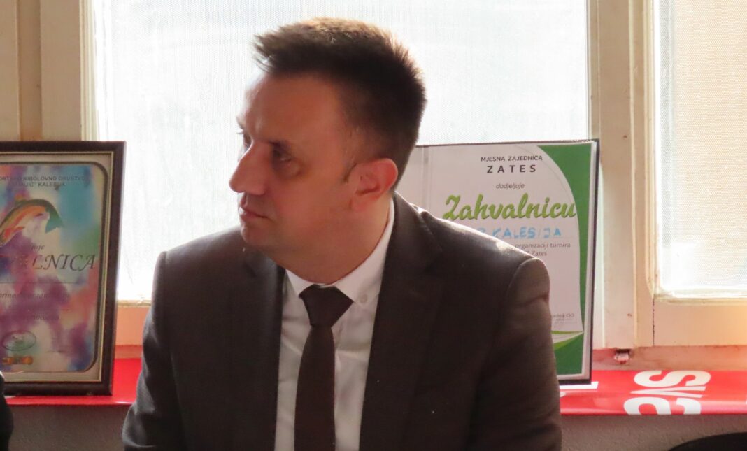 Vlada FBiH će ići na ograničenje povećanja cijene struje privrednicima, računi bi mogli biti uvećani do 20 posto Vlada FBiH će ići na ograničenje povećanja cijene struje privrednicima, računi bi mogli biti uvećani do 20 posto