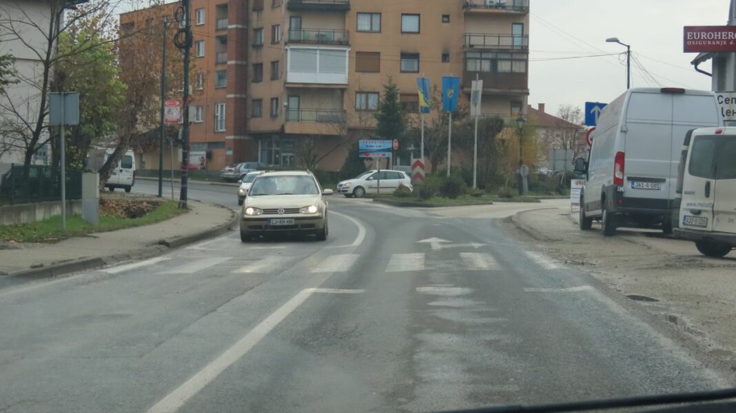 BIHAMK: Mokar i mjestimično klizav kolovoz, oprez zbog odrona i magle BIHAMK: Mokar i mjestimično klizav kolovoz, oprez zbog odrona i magle