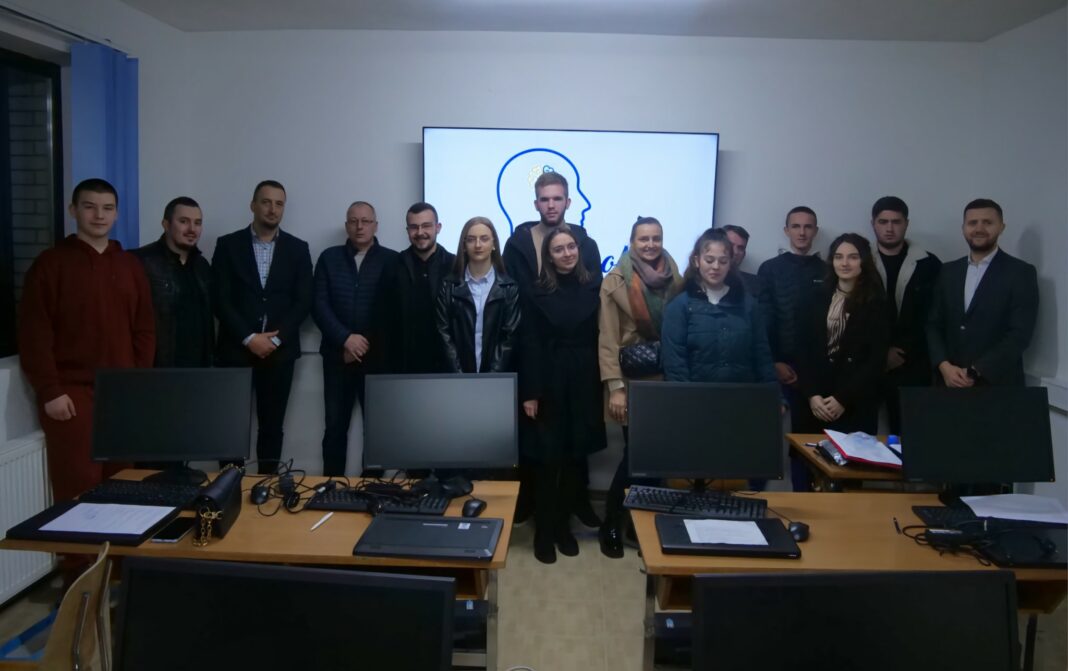 Izvršena dodjela laptopa za mlade iz Kalesije, Osmaka i Zvornika (FOTO) Izvršena dodjela laptopa za mlade iz Kalesije, Osmaka i Zvornika (FOTO)