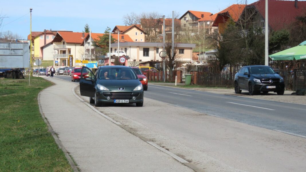 BIHAMK: Saobraća se po suhom i mjestimično vlažnom kolovozu BIHAMK: Saobraća se po suhom i mjestimično vlažnom kolovozu