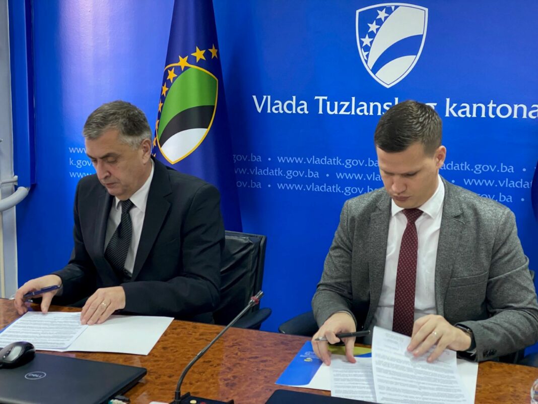 Potpisan sporazum koji reguliše primanja uposlenih u visokom obrazovanju u TK Potpisan sporazum koji reguliše primanja uposlenih u visokom obrazovanju u TK