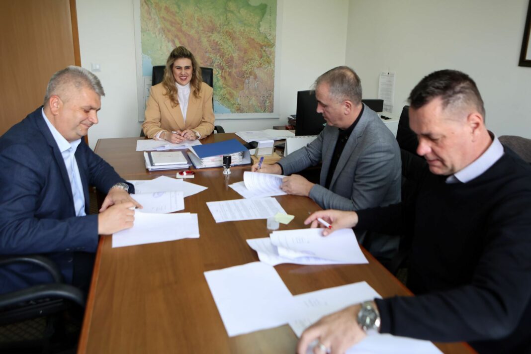 Sufinansiranje energijski efikasne i ekološke javne rasvjete u 3 općine TK Sufinansiranje energijski efikasne i ekološke javne rasvjete u 3 općine TK