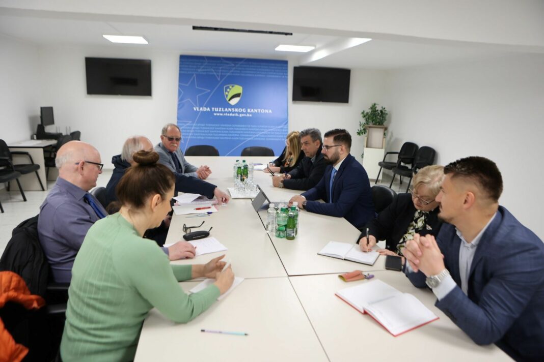 Parne lokomotive sa TK u funkciji razvoja lokalnog turizma Parne lokomotive sa TK u funkciji razvoja lokalnog turizma