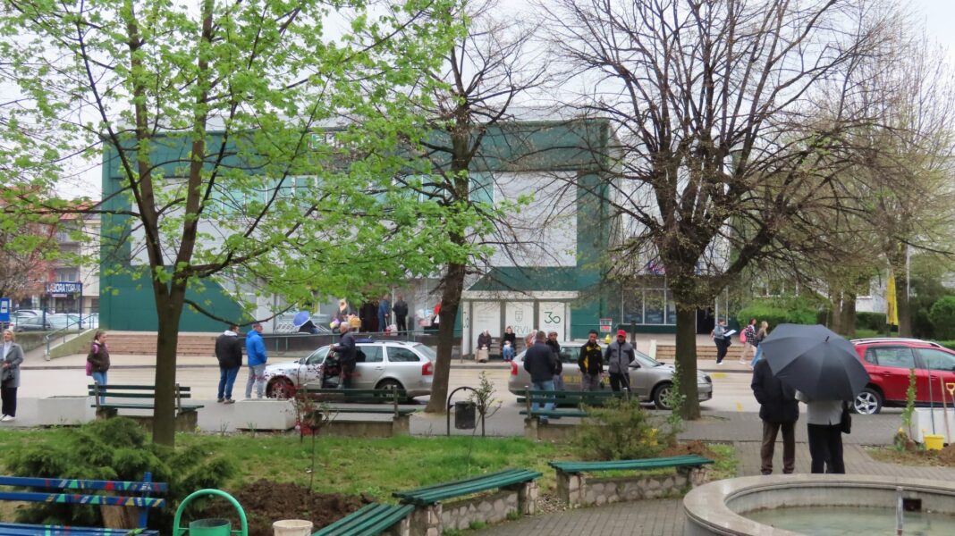 Vrijeme danas: Oblačno s kišom i lokalnim pljuskovima Vrijeme danas: Oblačno s kišom i lokalnim pljuskovima