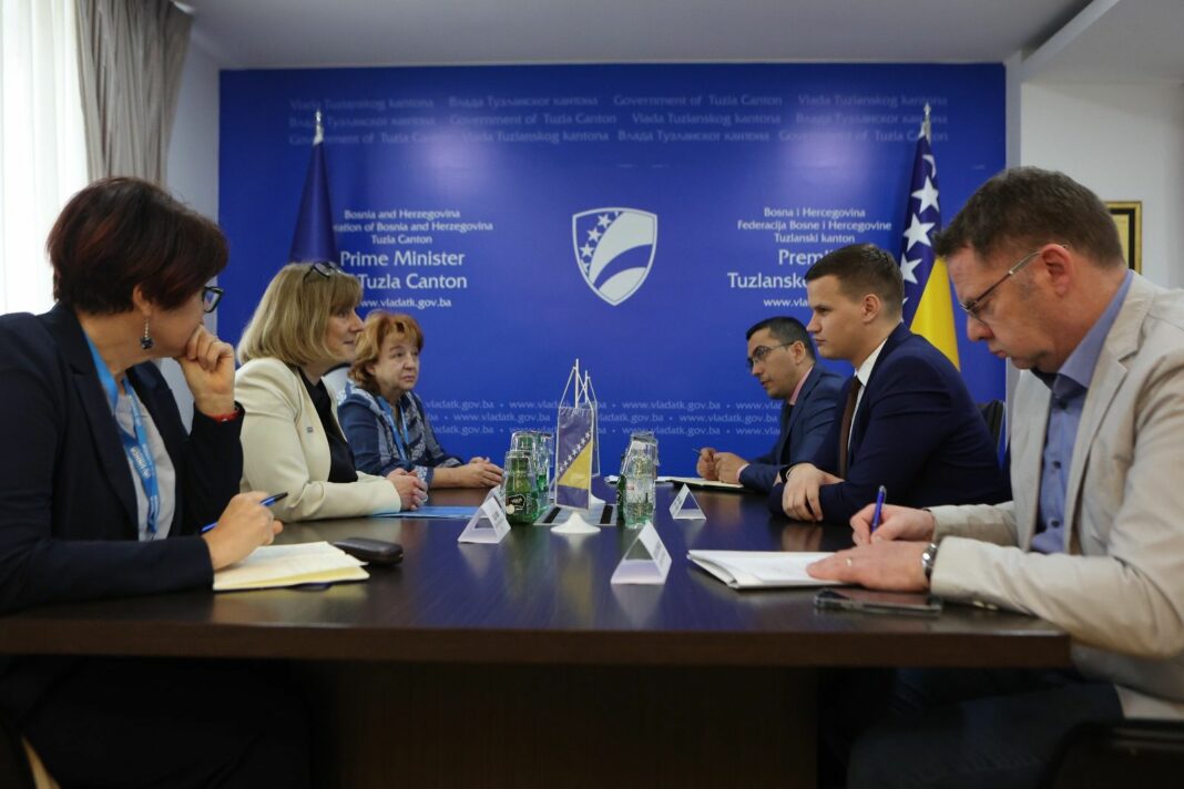 Delegacija UNHCR-a posjetila premijera Halilagića Delegacija UNHCR-a posjetila premijera Halilagića