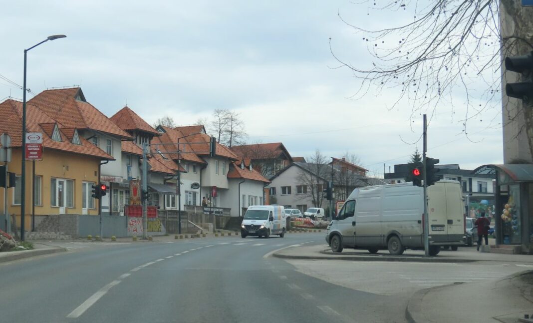 BIHAMK: Pretežno suh kolovoz, oprez zbog odrona BIHAMK: Pretežno suh kolovoz, oprez zbog odrona