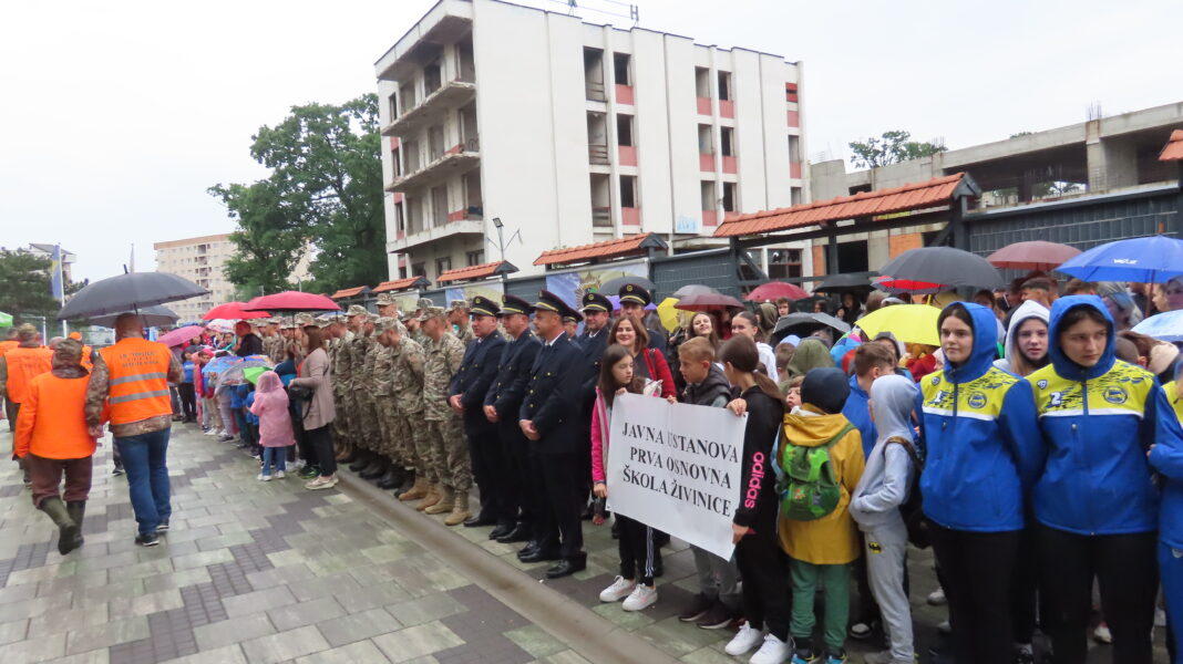 FOTO:Akcija čišćenja i uređenja Živinica FOTO:Akcija čišćenja i uređenja Živinica