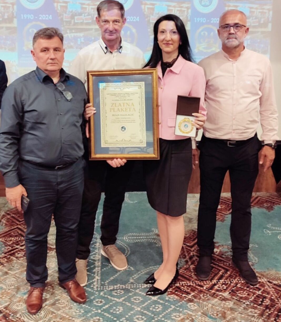 Sindikat državnih službenika i namještenika u FBiH prepoznao zalaganje Vlade TK Sindikat državnih službenika i namještenika u FBiH prepoznao zalaganje Vlade TK
