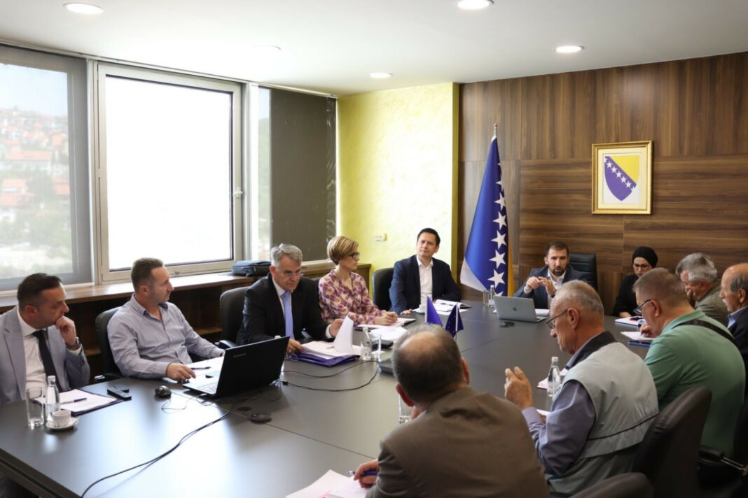 Ministar Delić razgovarao sa predstavnicima penzionera: Dijalogom do pravih rješenja Ministar Delić razgovarao sa predstavnicima penzionera: Dijalogom do pravih rješenja