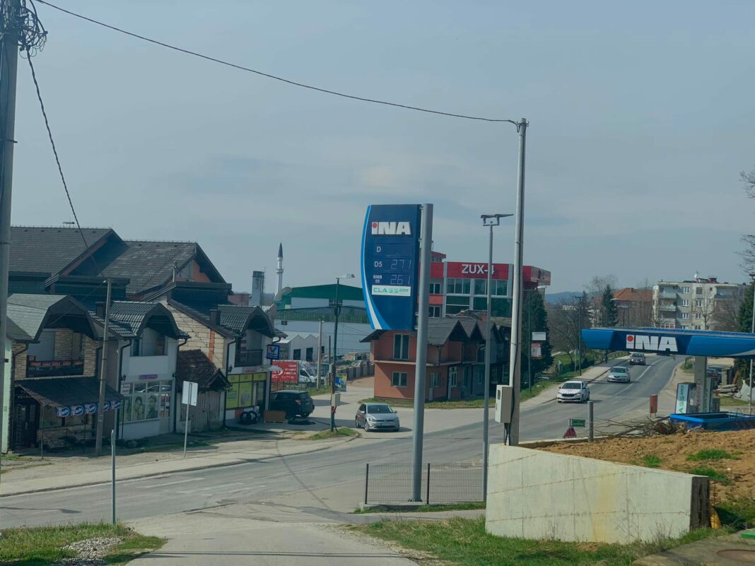 BIHAMK: Mjestimično mokar kolovoz, povećana opasnost od odrona BIHAMK: Mjestimično mokar kolovoz, povećana opasnost od odrona