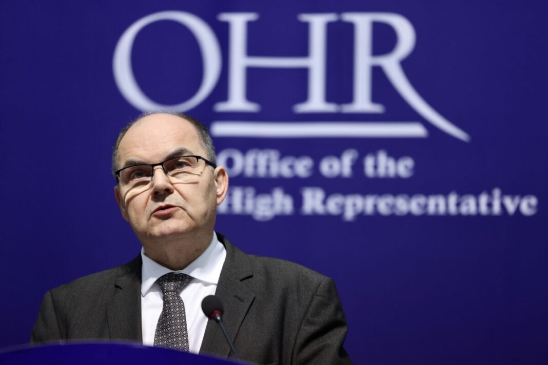 Schmidt: Društvo mora odbaciti sve pokušaje minimiziranja ili umanjivanja težine genocida u Srebrenici Schmidt: Društvo mora odbaciti sve pokušaje minimiziranja ili umanjivanja težine genocida u Srebrenici