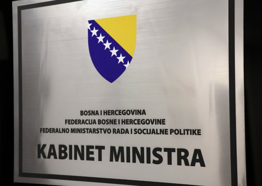 Ministar Delić: Dva miliona KM podrške za poboljšanje infrastrukture i jačanja kapaciteta centara za socijalni rad u Federaciji Ministar Delić: Dva miliona KM podrške za poboljšanje infrastrukture i jačanja kapaciteta centara za socijalni rad u Federaciji