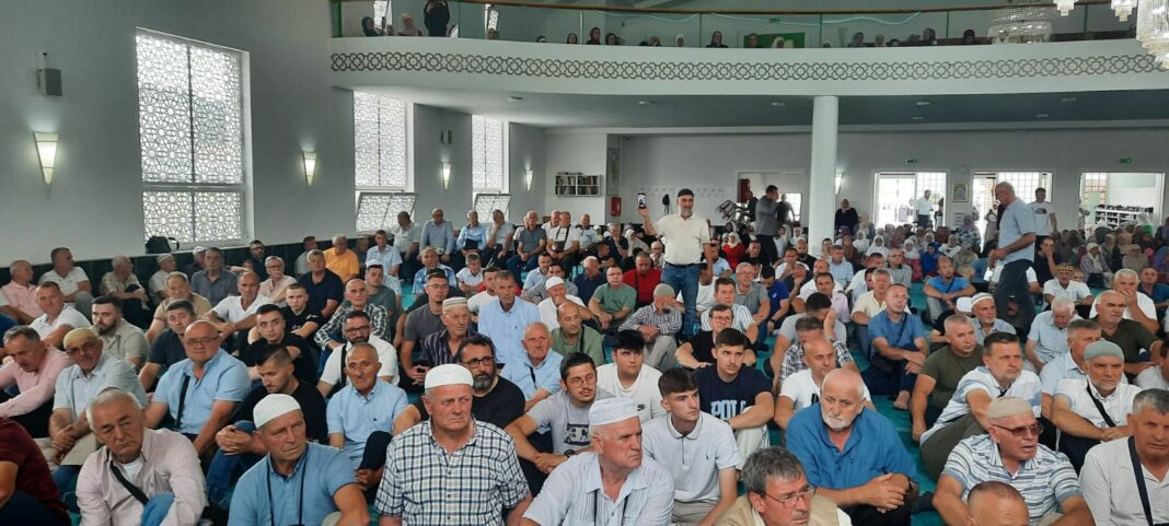 Ove godine s područja Muftiluka tuzlanskog na hadž odlazi 360 hadžija Ove godine s područja Muftiluka tuzlanskog na hadž odlazi 360 hadžija