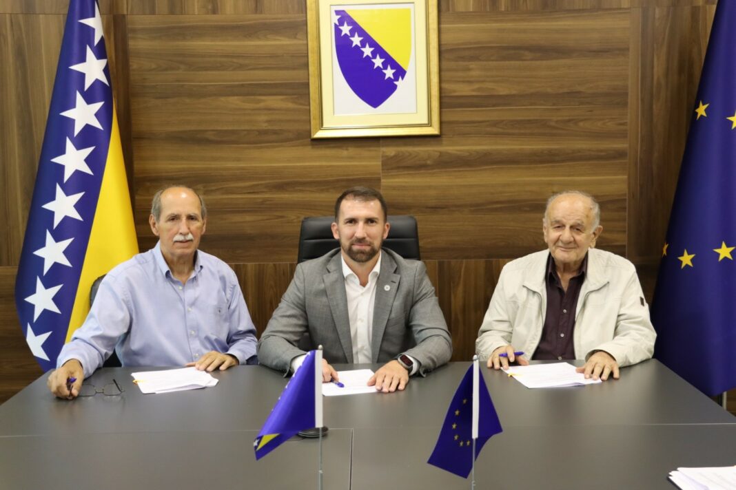 Za unapređenje rada i podršku članovima saveza penzionera 120 hiljada KM Za unapređenje rada i podršku članovima saveza penzionera 120 hiljada KM