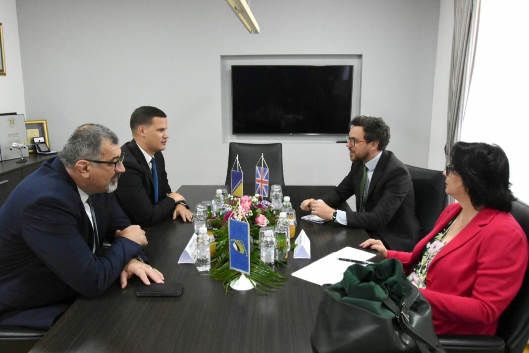 Britanska ambasada prepoznaje stabilnost u TK:Halilagić i Vujović ukazali na potrebu kvalitetnije saradnje sa Federacijom Britanska ambasada prepoznaje stabilnost u TK:Halilagić i Vujović ukazali na potrebu kvalitetnije saradnje sa Federacijom