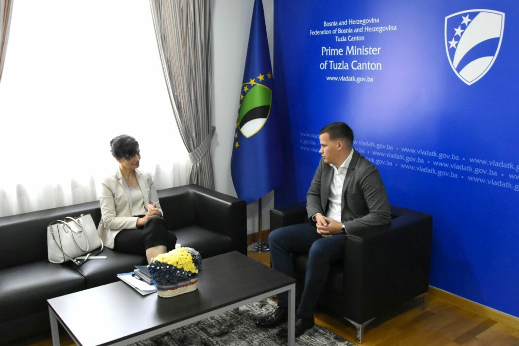 Borba protiv nasilja u porodici u fokusu saradnje Vlade TK i Misije OSCE-a u BiH Borba protiv nasilja u porodici u fokusu saradnje Vlade TK i Misije OSCE-a u BiH
