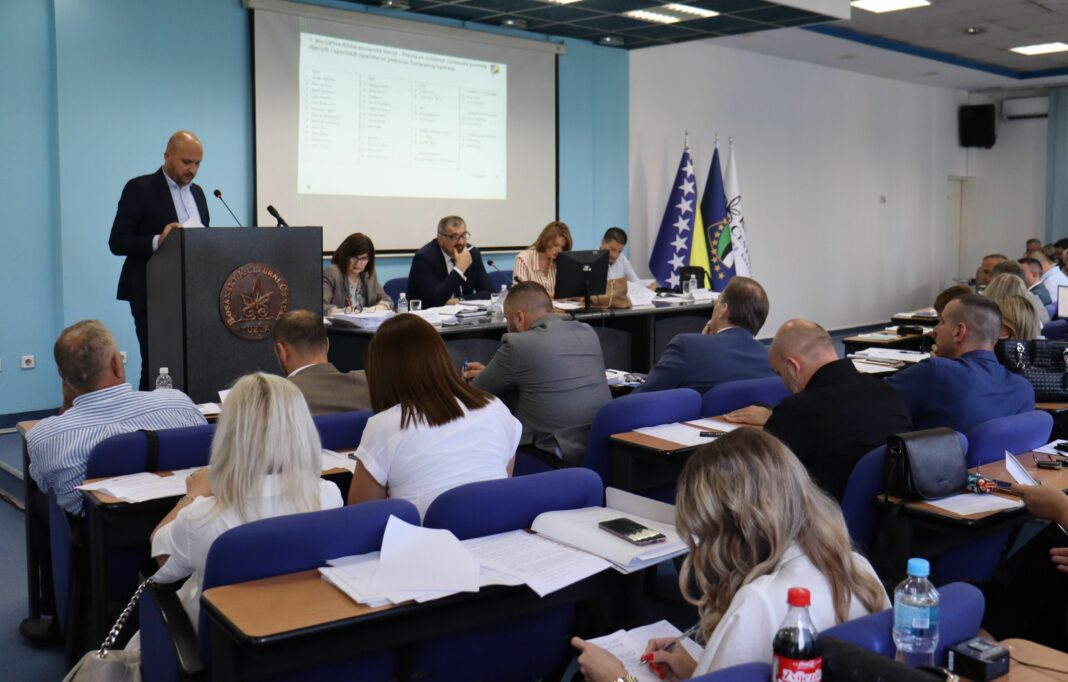 Skupština TK donijela Zakon o izmjeni Zakona o ministarstvima i drugim organima uprave Skupština TK donijela Zakon o izmjeni Zakona o ministarstvima i drugim organima uprave
