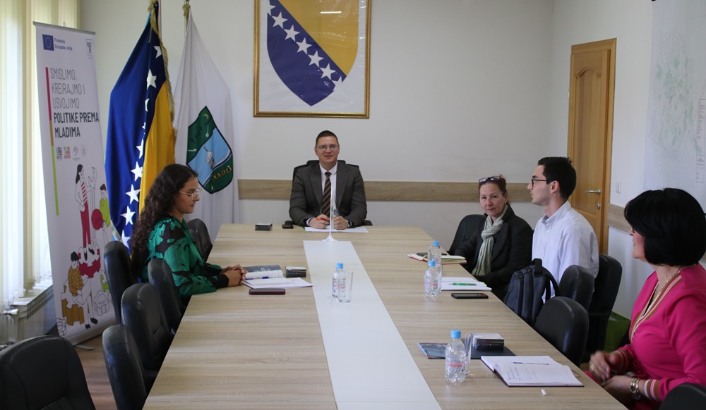 Novom strategijom prema mladima Općina Kalesija iskazuje posvećenost i brigu o mladima Novom strategijom prema mladima Općina Kalesija iskazuje posvećenost i brigu o mladima