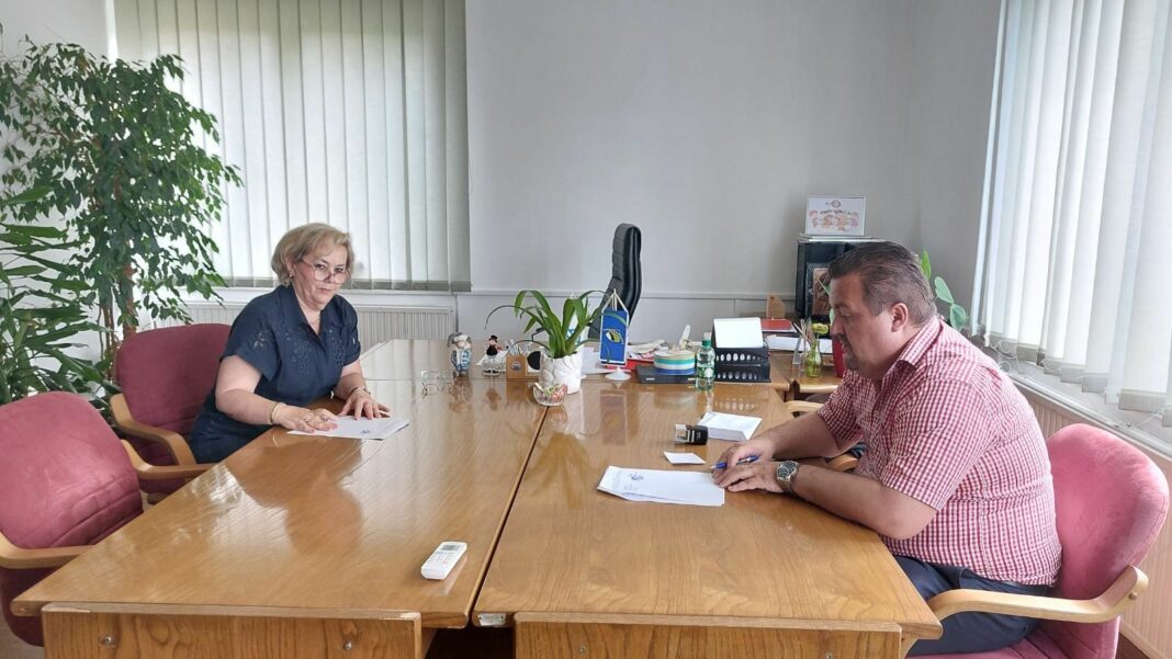 Više od 200.000 KM bolnici u Gračanici za sufinansiranje medicinske opreme, usluga i radova Više od 200.000 KM bolnici u Gračanici za sufinansiranje medicinske opreme, usluga i radova