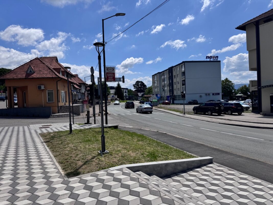 Vrijeme: Sunčano uz umjerenu oblačnost Vrijeme: Sunčano uz umjerenu oblačnost