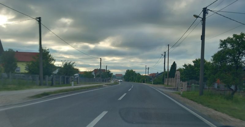 BIHAMK: Saobraća se po mokrom i mjestimično klizavom kolovozu, učestali odroni BIHAMK: Saobraća se po mokrom i mjestimično klizavom kolovozu, učestali odroni