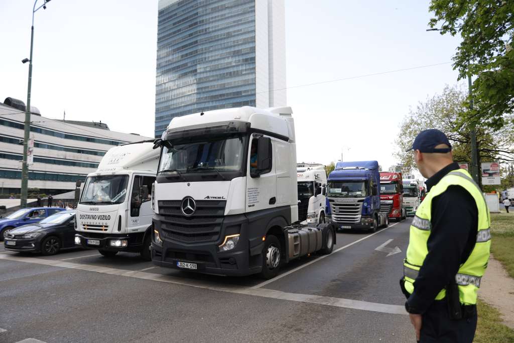 Konzorcijum Logistika Bosne i Hercegovine 1. septembra organizuje proteste širom zemlje Konzorcijum Logistika Bosne i Hercegovine 1. septembra organizuje proteste širom zemlje