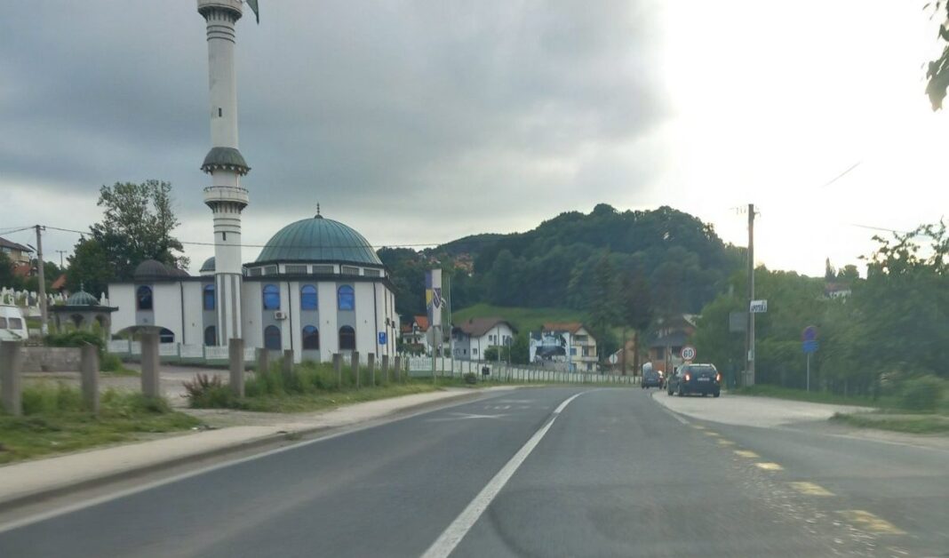 BIHAMK: Zbog niske oblačnosti smanjena vidljivost na planinskim prevojima i uz riječne tokove BIHAMK: Zbog niske oblačnosti smanjena vidljivost na planinskim prevojima i uz riječne tokove