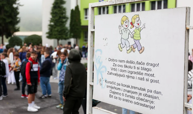 Prvog dana škole internet obiluje fotografijama koje ugrožavaju sigurnost djece: Roditelji, razmislite Prvog dana škole internet obiluje fotografijama koje ugrožavaju sigurnost djece: Roditelji, razmislite