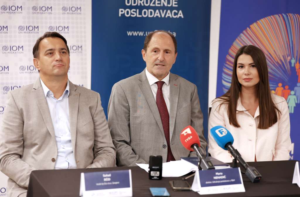 Poslodavci u Federaciji namjeravaju uvesti 40.000 stranih radnika Poslodavci u Federaciji namjeravaju uvesti 40.000 stranih radnika