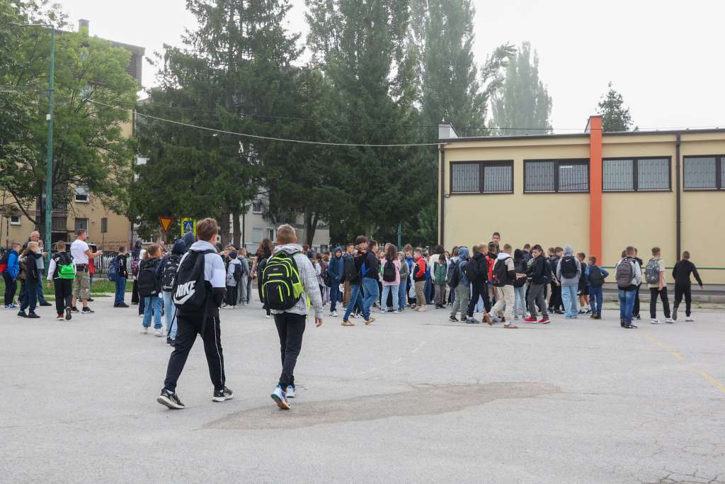Vlada TK: Nema mjesta nasilju među djecom i mladima Vlada TK: Nema mjesta nasilju među djecom i mladima