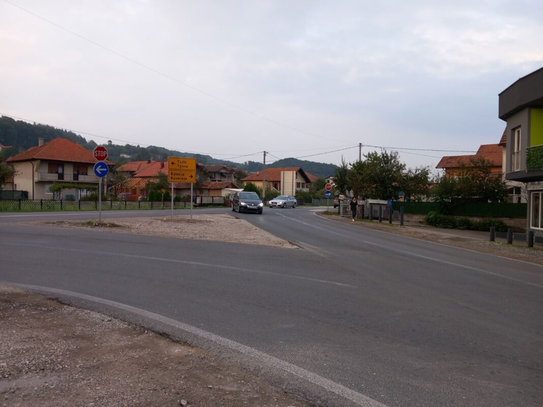 BIHAMK: Saobraća se po mokrom ili vlažnom kolovozu BIHAMK: Saobraća se po mokrom ili vlažnom kolovozu