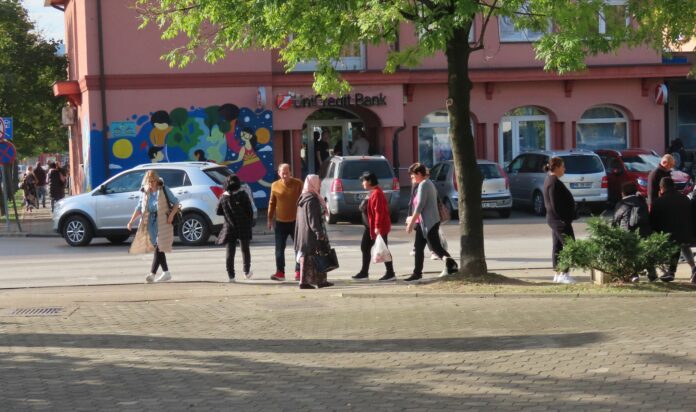 U većem dijelu zemlje danas sunčano vrijeme, dnevne temperature od 13 do 19, na jugu do 23 stepena U većem dijelu zemlje danas sunčano vrijeme, dnevne temperature od 13 do 19, na jugu do 23 stepena