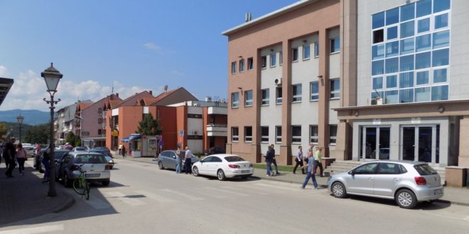 Potvrđena optužnica policajcima iz Kalesije zbog nesavjesnog rada: Nisu zaštitili žrtve porodičnog nasilja Potvrđena optužnica policajcima iz Kalesije zbog nesavjesnog rada: Nisu zaštitili žrtve porodičnog nasilja