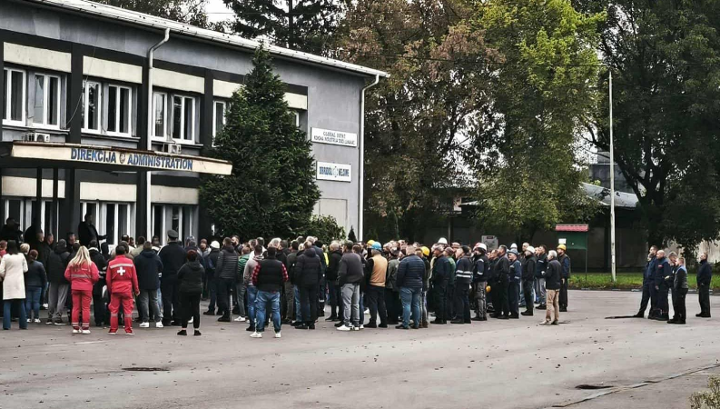 Radnici GIKIL-a danas stupaju u generalni štrajk: Nisu im isplaćene plaće, a kasne i doprinosi Radnici GIKIL-a danas stupaju u generalni štrajk: Nisu im isplaćene plaće, a kasne i doprinosi
