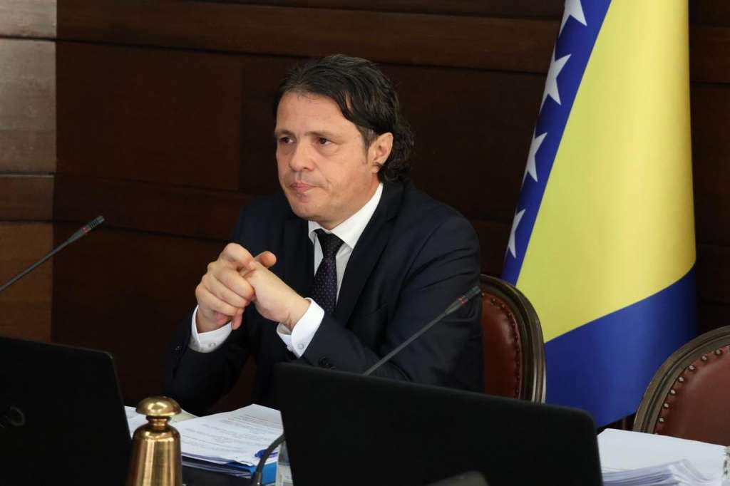 U mjesec dana broj zaposlenih u FBiH porastao za 4861 osobu U mjesec dana broj zaposlenih u FBiH porastao za 4861 osobu