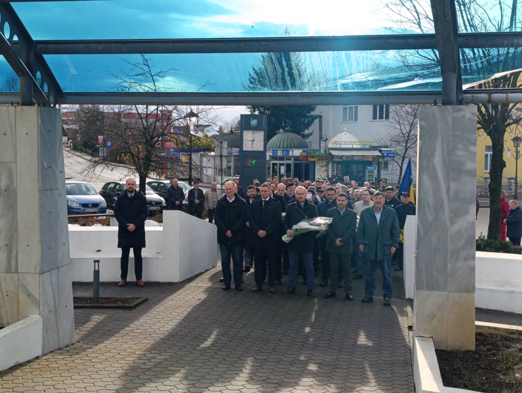 FOTO/Kalesija: Obilježavanje 25. novembra, Dana državnosti BiH FOTO/Kalesija: Obilježavanje 25. novembra, Dana državnosti BiH