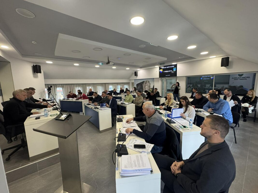 Data saglasnost na Pravilnik o unutrašnjoj organizaciji i sistematizaciji službi za upravu i stručnih službi Općine Kalesija Data saglasnost na Pravilnik o unutrašnjoj organizaciji i sistematizaciji službi za upravu i stručnih službi Općine Kalesija